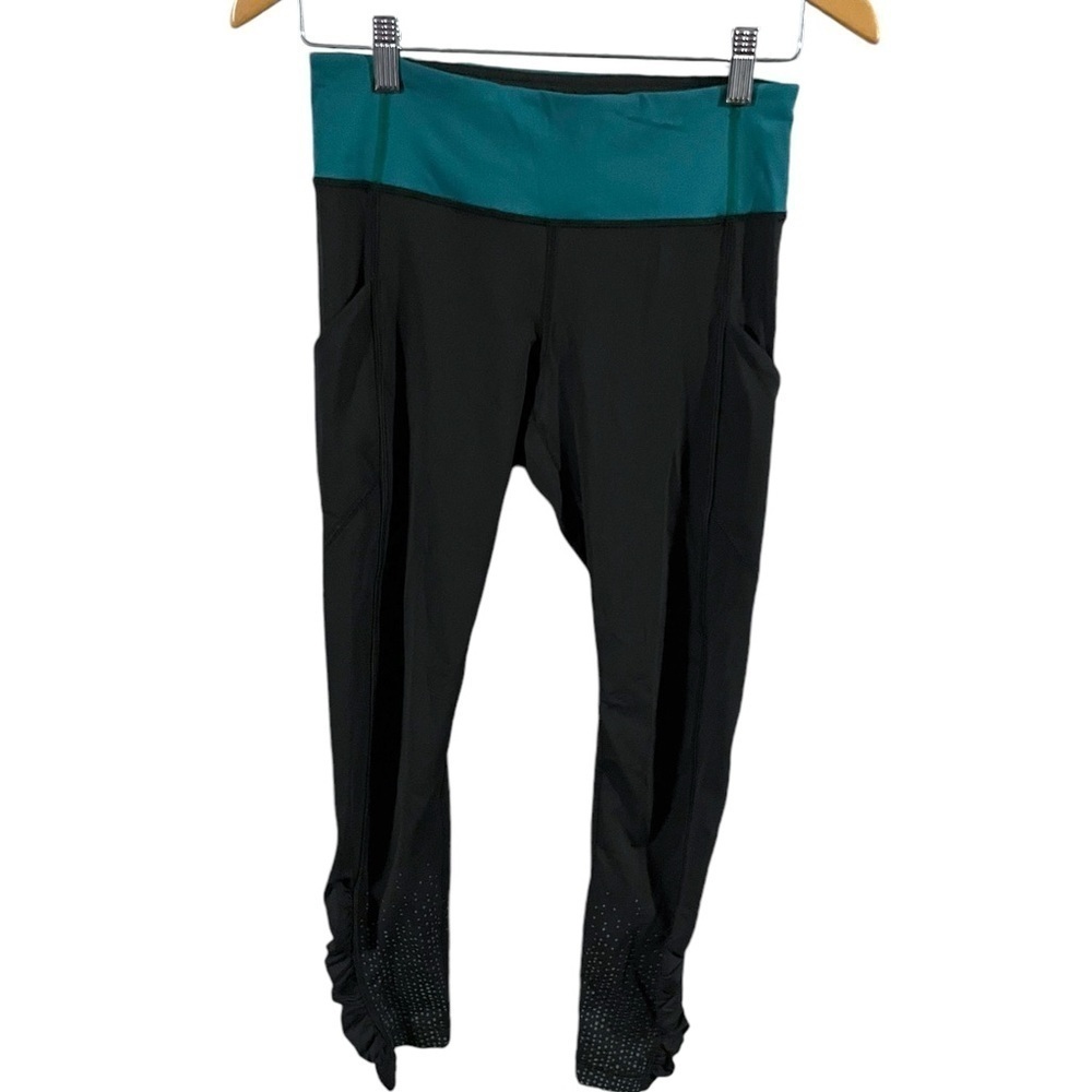 EUC Lululemon Black & Teal Leggings - Size 6